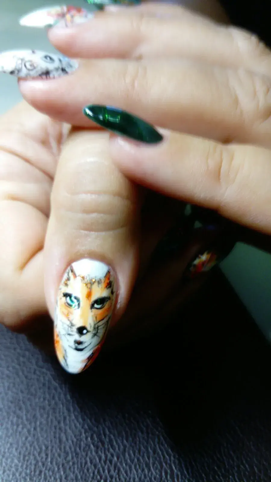 Nail art - lav na noktu