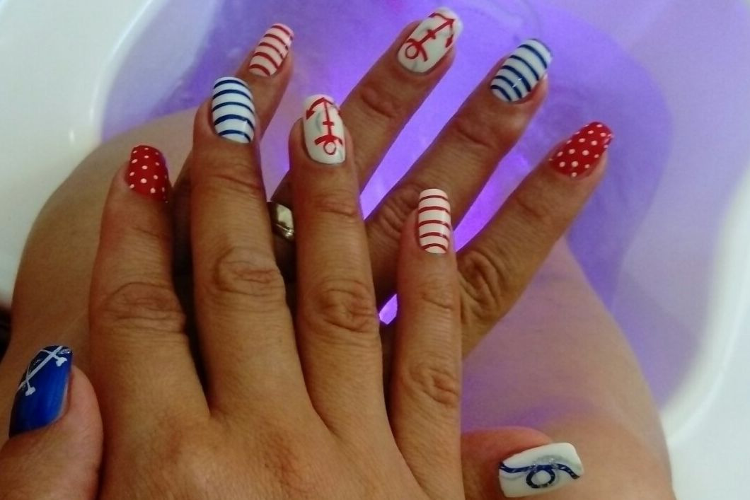 nail art oslikavanje noktiju mornarsko