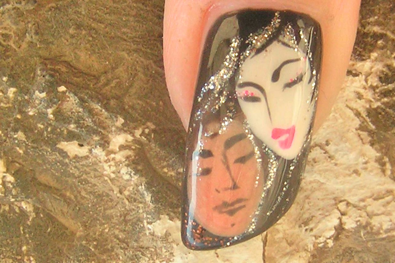Nail art oslikavanje noktiju lica